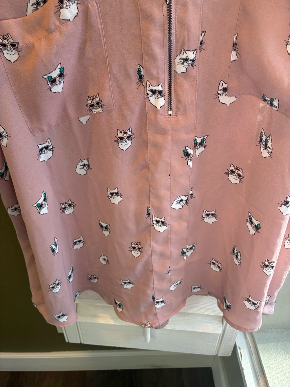 torrid Rose Mauve Floral-Print V-Neck Blouse - Picture 8 of 13